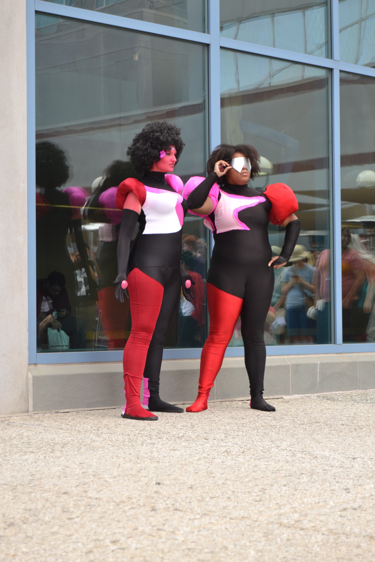 dou-hong:  isaisanisa:  Steven Universe at Fanime 2015– group shots (2/2)Pictures