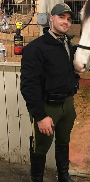 policecorps:  dehnerboot: hotuniformedmen: Such a hot man in uniform, wouldn’t mind dating a hot guy like this!!  I feel like violating some kind of law right now…   Never get tired of seeing this guy