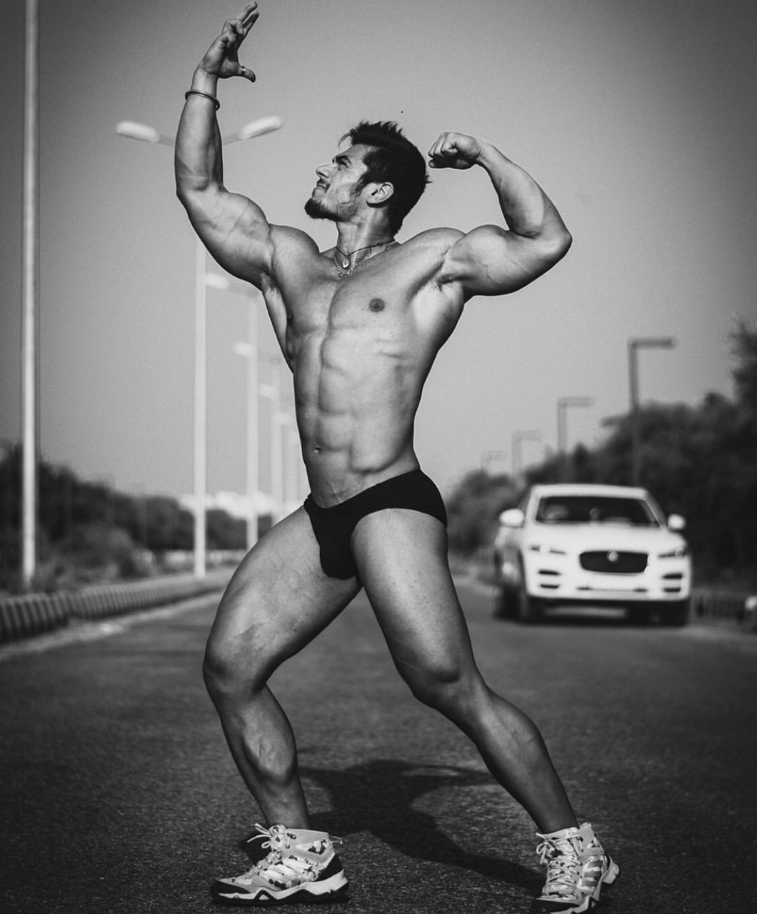 men-with-black-hair:  प्रणव राज 🇮🇳 If you can’t stop traffic