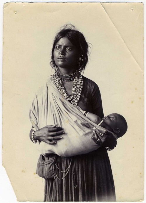 coyotenegro:Sri Lankan mother and baby - 1859