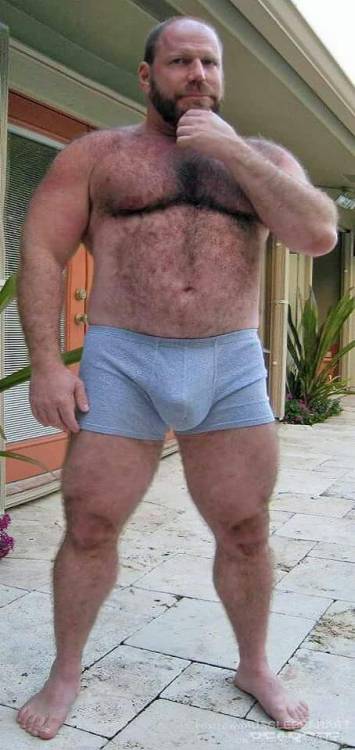 FUUUCKYEEEAH PERFECT BIG HAIRY DAD!!!jackknopf.tumblr.com
