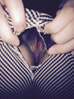 kitten5lyf:  There’s a hole in my pants.