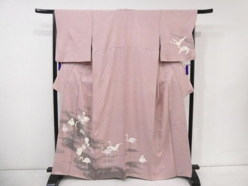 Super rare and unusual flamingo/benidzuru motif for this smoky pink houmongi!