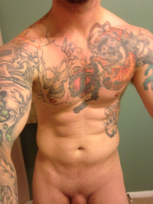 creampie-spotter:  Nice hot man, nice ink, nice cock, clean shaved, hot ass!! shitilikeandafewofme:  33 year old. Las Vegas, NV  