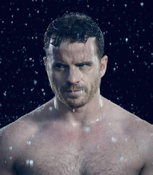 mynewplaidpants:  It’s true - facials are the fastest way to my heart, Rob Kazinsky 