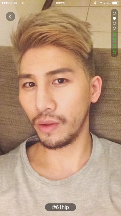 mr-oz:  feelso1994:  bcca1234:  sixthrural:  tiger1503:  Vers Taiwan….!!  臉書網友  我認識  紅人  是胤吧！呵呵～