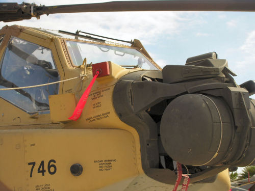waranddestruction:  rocketumbl:  AH-64  IDF AH-64