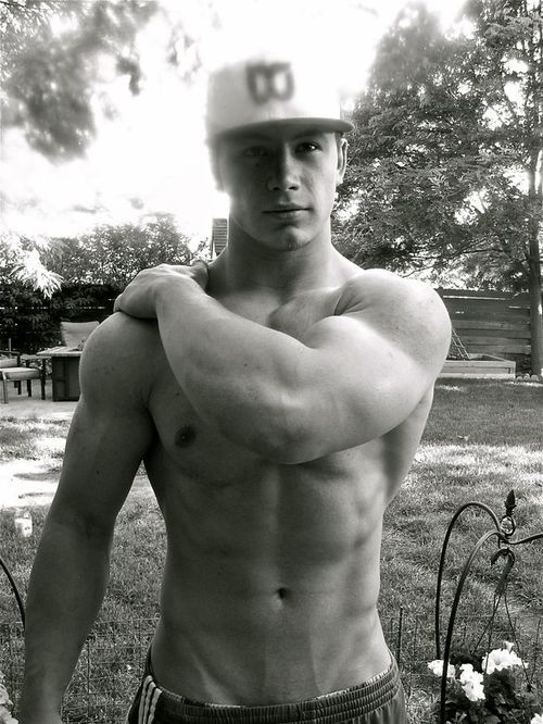 thatisveryhot:  Click here for more Hot Guys
