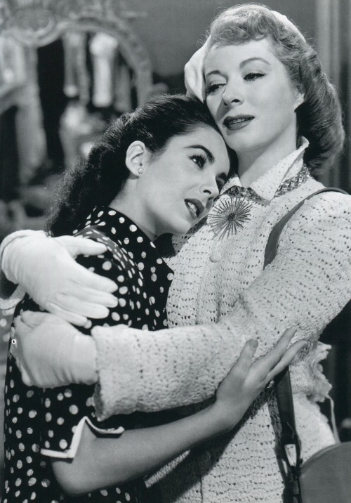 ladybegood:Elizabeth Taylor and Greer Garson in Julia Misbehaves (1948)