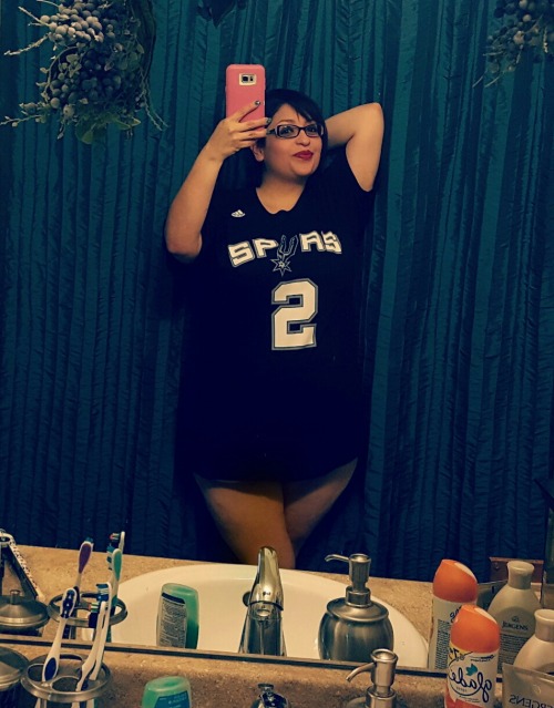 bbwtexasslutmuffin:  🔥🏀Game Day!!!🏀🔥I ❤my San Antonio Spurs!!!! 