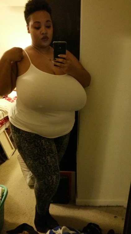 poutyr3dlips:  Pillow Goddess 