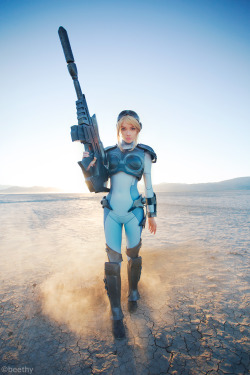 cosplayhotties:  Starcraft - Nova Terra -2-