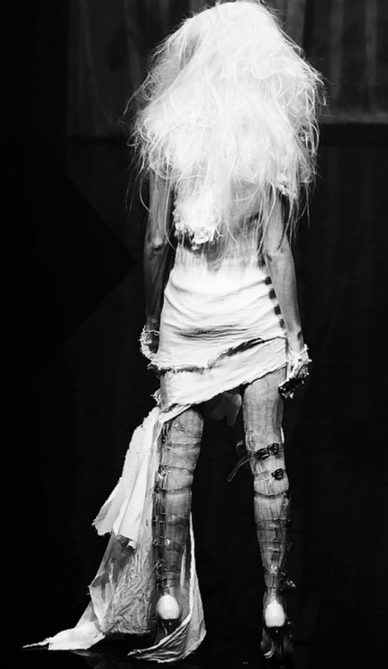 evan-knoblauch: Some Haute bride looks