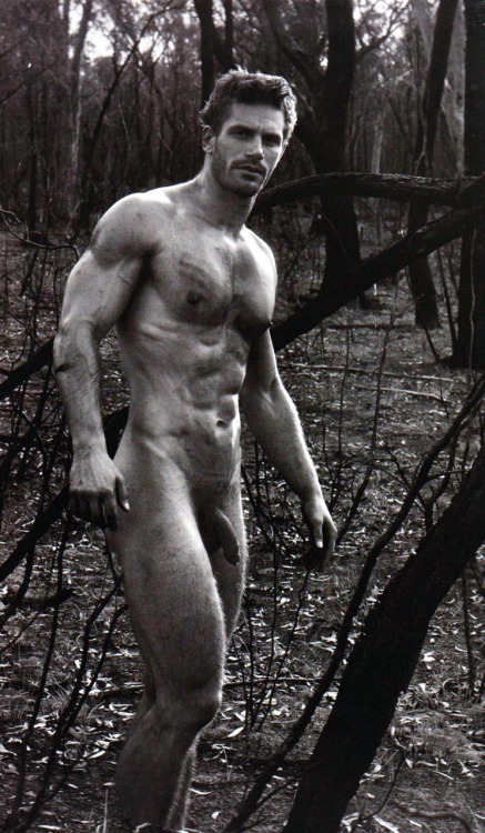 hungdownunder:  For more hot guys, follow me at: http://hungdownunder.tumblr.com/ 