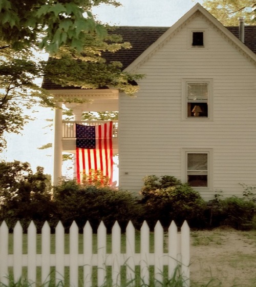 hardworkincountryboy:this is the kind of house I want