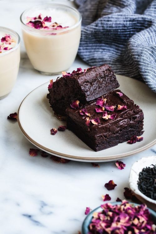 sweetoothgirl:Frosted Earl Grey Brownies with Rose Petals