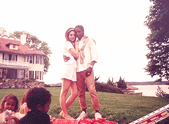 jiminthetardis-blog:  Summer’s in the air, baby, heaven’s in your eyes. 