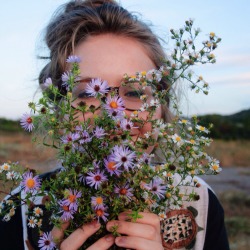 thedeepvibes:  Girl / Nature / Car Blog