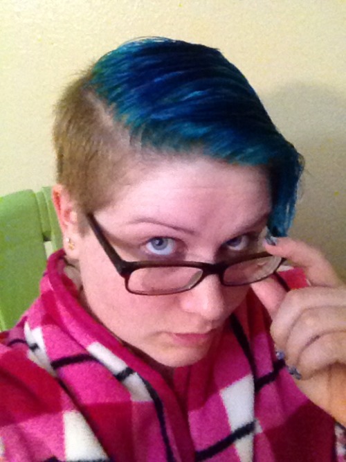 chlorogirl:  Some preliminary photos of my new blue ‘do!