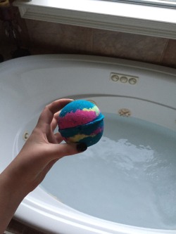 spacd-0ut:  I took a bath with the sea today