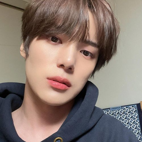 Monsta X Minhyuk Layouts Pls?
