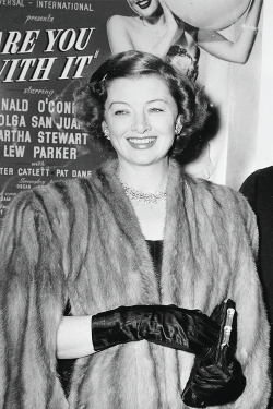 gingerrogerss:  Myrna Loy attends the Hollywood premiere of the film Letter from an Unknown Woman, 1948. 