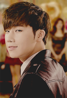 gyuzizis:  sunggyu as elvis in all shook up