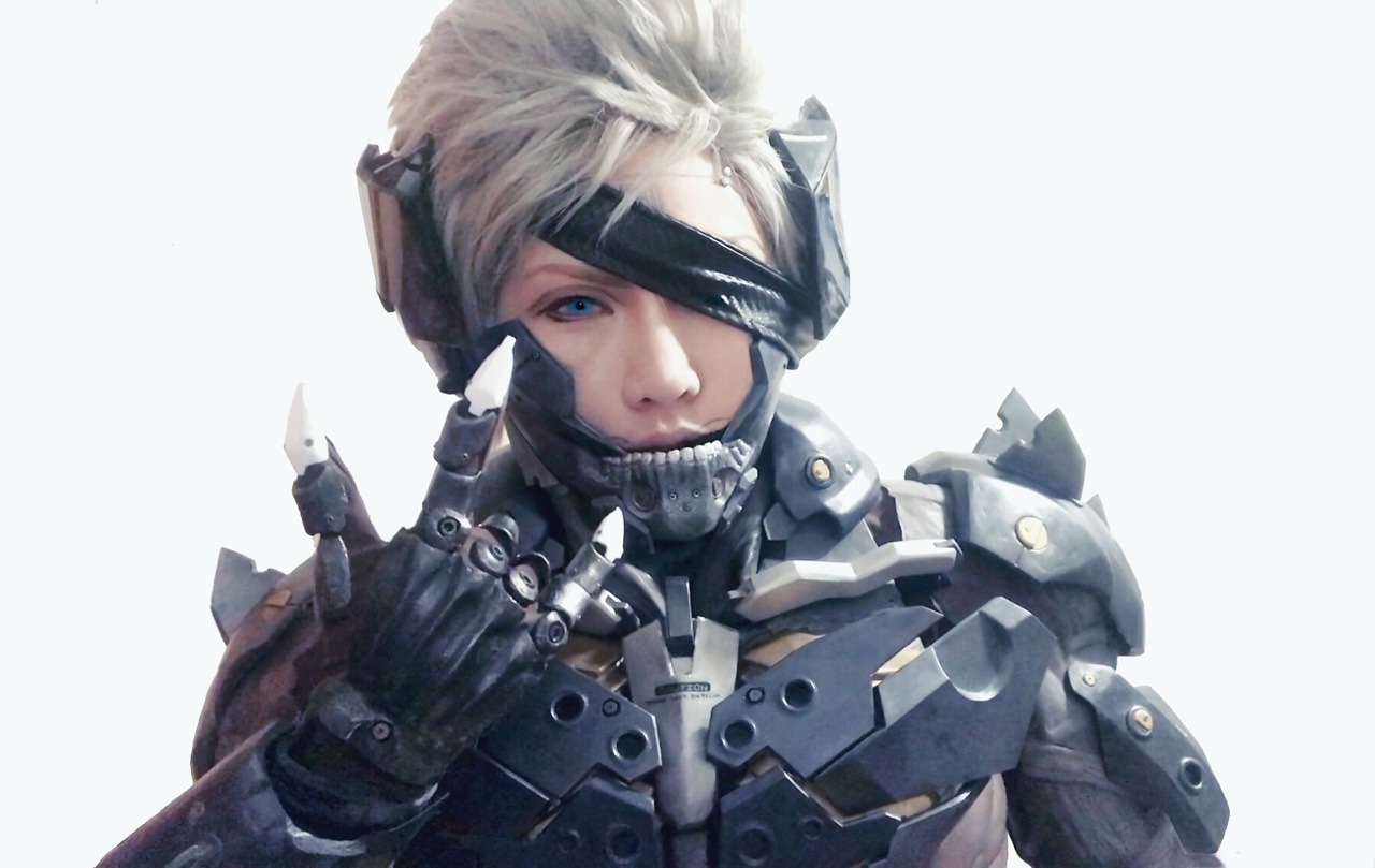 Косплей Райдена из Metal Gear Rising. Mgr Райден в костюме. Raiden Metal Gear Cosplay. Костюмы Райдена в Metal Gear Rising.