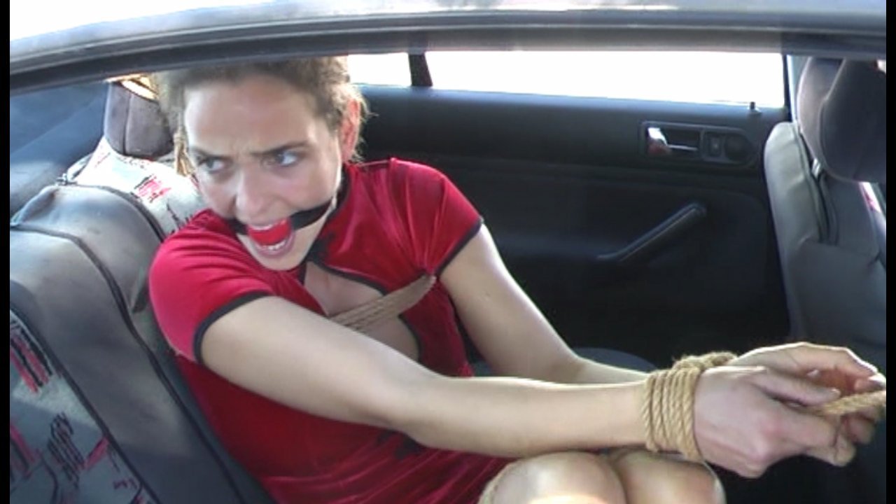 worthlessrapemeat:  master-of-o:  (via TumbleOn)  I always imagine myself in the