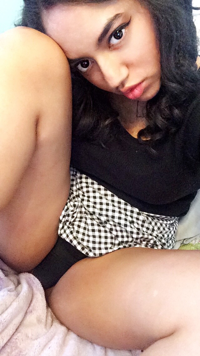 lust-and-cupcakes:  Daddy’s naughty lil snuggle bug 🍼🎀