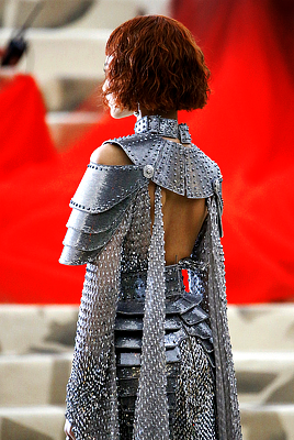 zendaya-source:Zendaya attends Heavenly Bodies: Fashion &amp; The Catholic Imagination Costume I