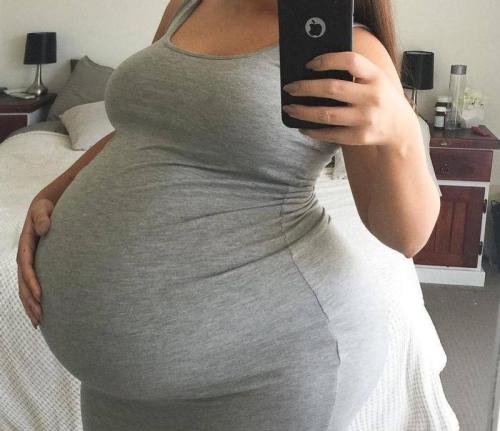 redeem26:preggoworship:Nice & Plump 🥰Gonna get you this pregnant.