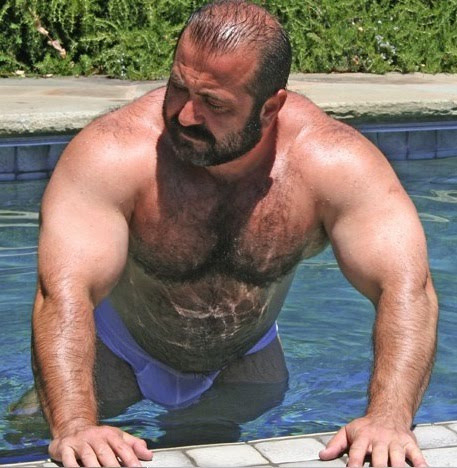 fuckyeahdaddies:  Loads of Daddies at Fuck Yeah Daddies.Click Here to Follow Fuck
