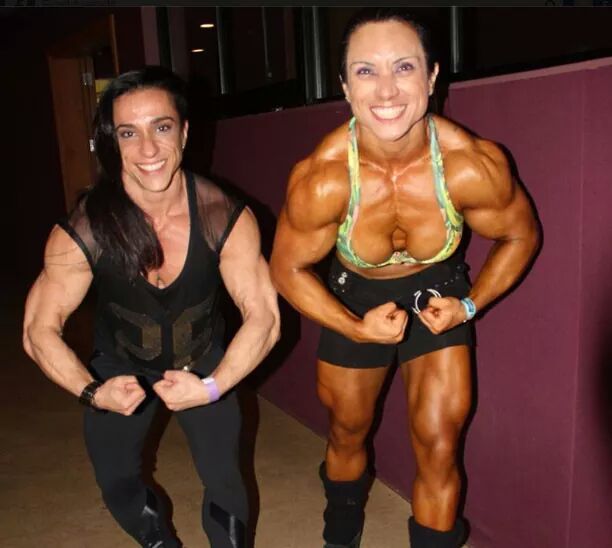 icecold-40:  Sexy latina most muscular pose