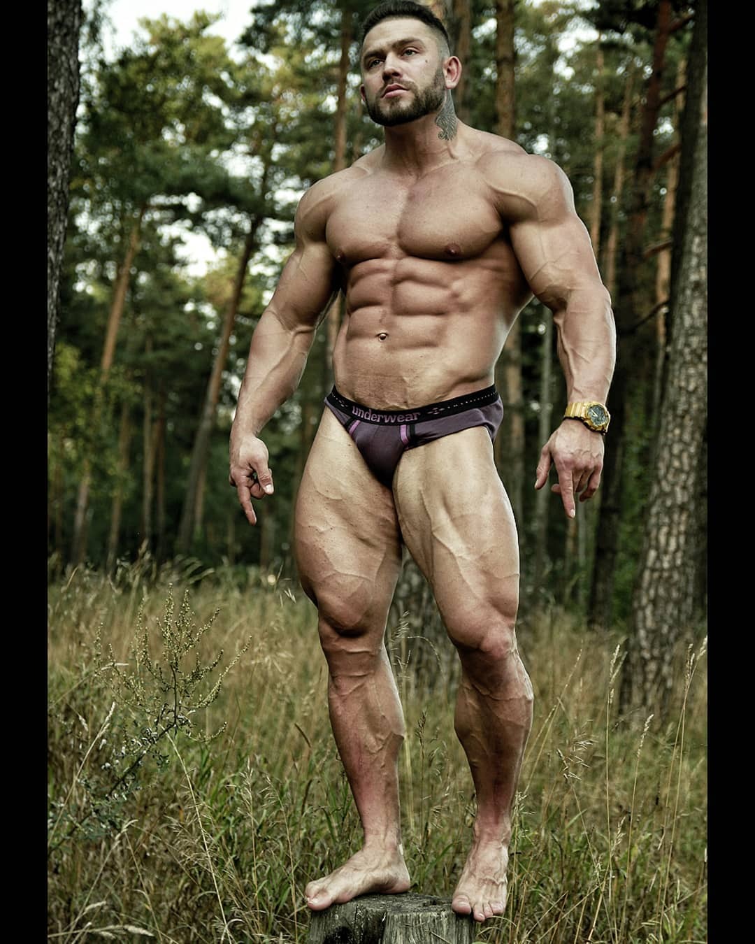 thetitanhorde:  Roman Esman 