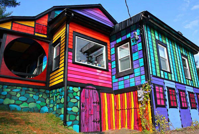 asylum-art:  Â The Most Beautiful And Colorful HousesÂ   1. Istanbul, Turkey