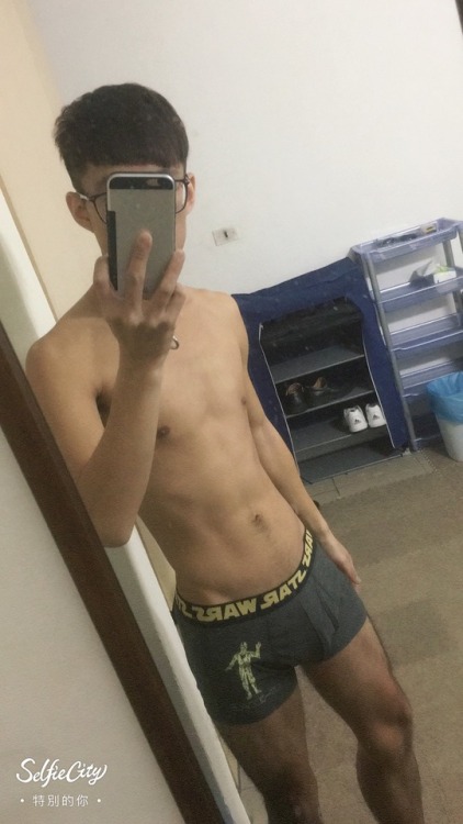 50007032:好幾個月沒上來了 跟各位敲我的網友們道個歉 這次回來先是個水溫哈哈哈 #高雄 #欠玩 #淫賤
