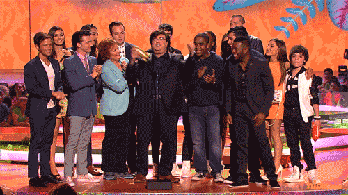 Dan Schneider wins Nickelodeon’s Lifetime Achievement Award on a stage full of stars from his shows!