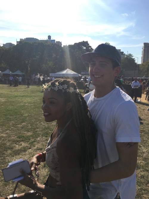 bwwmswirl:  blackgirls-lovelife:Not once did we look at the camera. We had one job. IGs:deadlychinadolls & skyenyc   SWIRL LIFE  