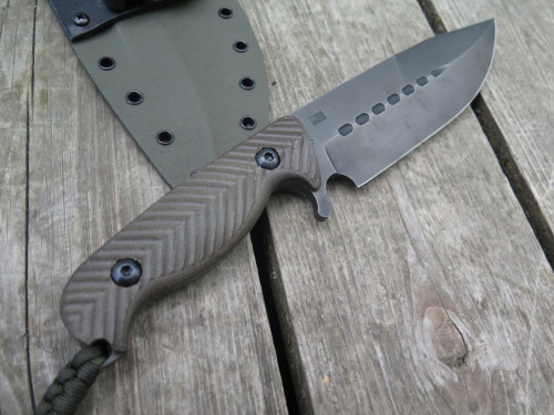 cybercircuitz: gunrunnerhell: Behring Made Technical F1 Blued / OD Green Chevron Follow for more cor