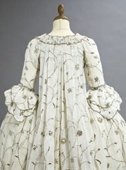 thevintagethimble:Court GownC. 1770’s. Fine white Indian muslin with silver metal embroidery, the ro