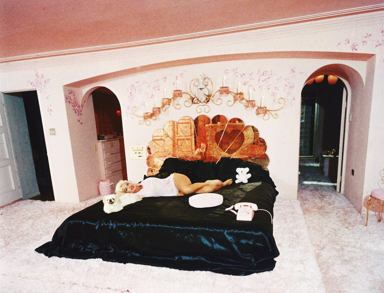 hollywoodlady:    Jayne Mansfield’s Pink Palace   In November 1957, shortly before