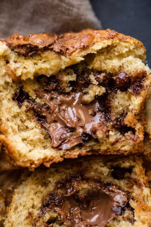 foodffs:NUTELLA STUFFED PEANUT BUTTER BANANA MUFFINS RECIPEFollow for recipesIs this how you roll?