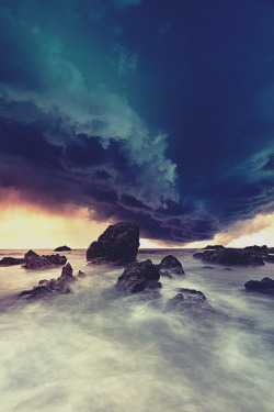 mstrkrftz:  f a l l i n g by Aaron Pryor