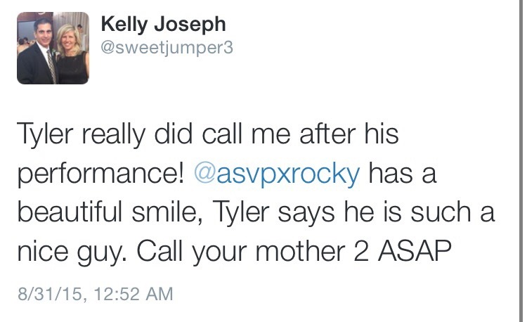 twenyonepilots:  We’re callin’ up our mommas with no drama just to say “Look