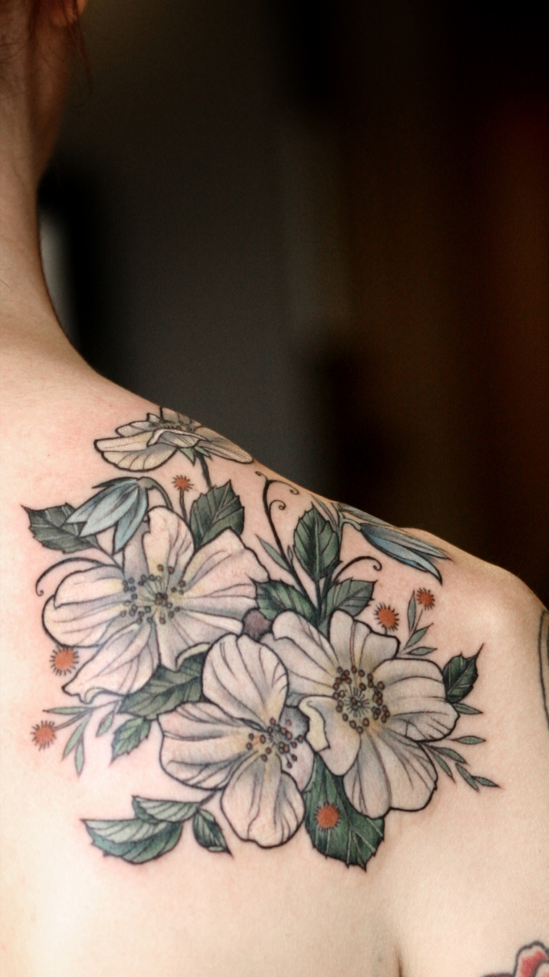 wonderlandtattoospdx:  @alicestattoos Wild roses and bell flowers I did over the