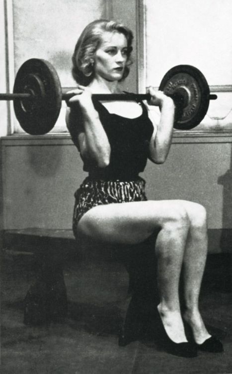 glamoramamama75: vintageeveryday: Fantastic vintage photos of beautiful muscular women in the earl