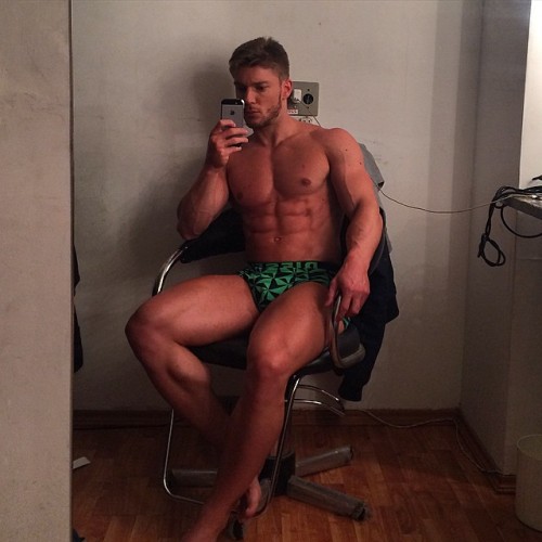 lumbrjax:  Instagram user @armando_fogaca_oficial http://ift.tt/1Ep0vuJ