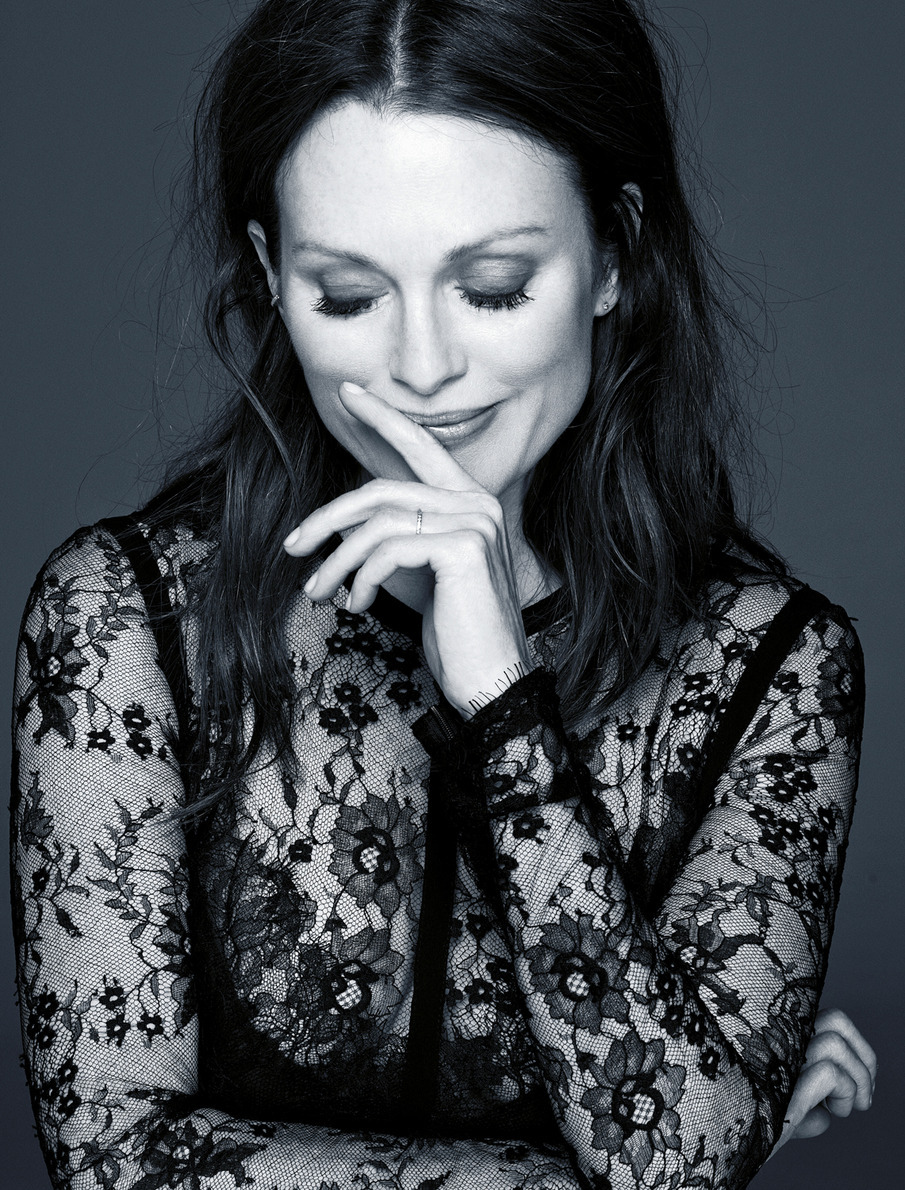 edenliaothewomb:  Julianne Moore, photographed by Driu &amp; Tiago for Madame