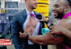 theunicornstampede:  New Day pokes fun at Tom Phillips after undressing him and exposing